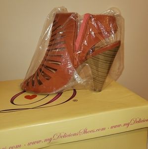 Orange peep toe heels 👠